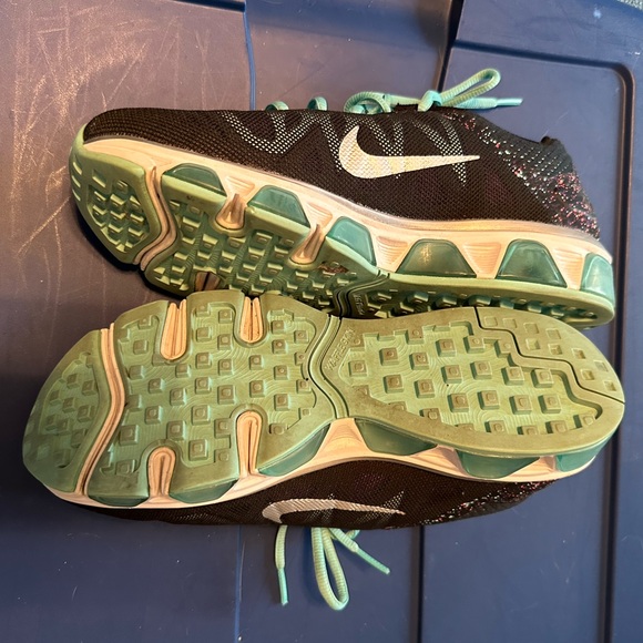 Nike air max shoes. Barely worn. Excellent condition - Picture 5 of 7